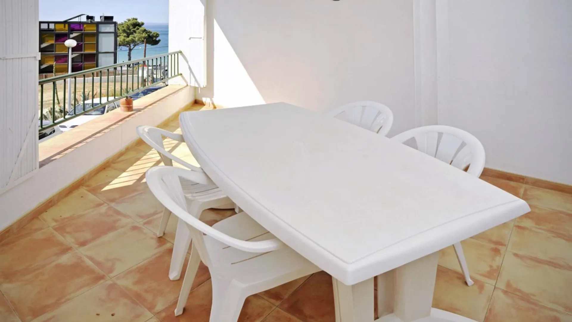 Apartaments El Berganti En Canyelles Petites Roses Spain