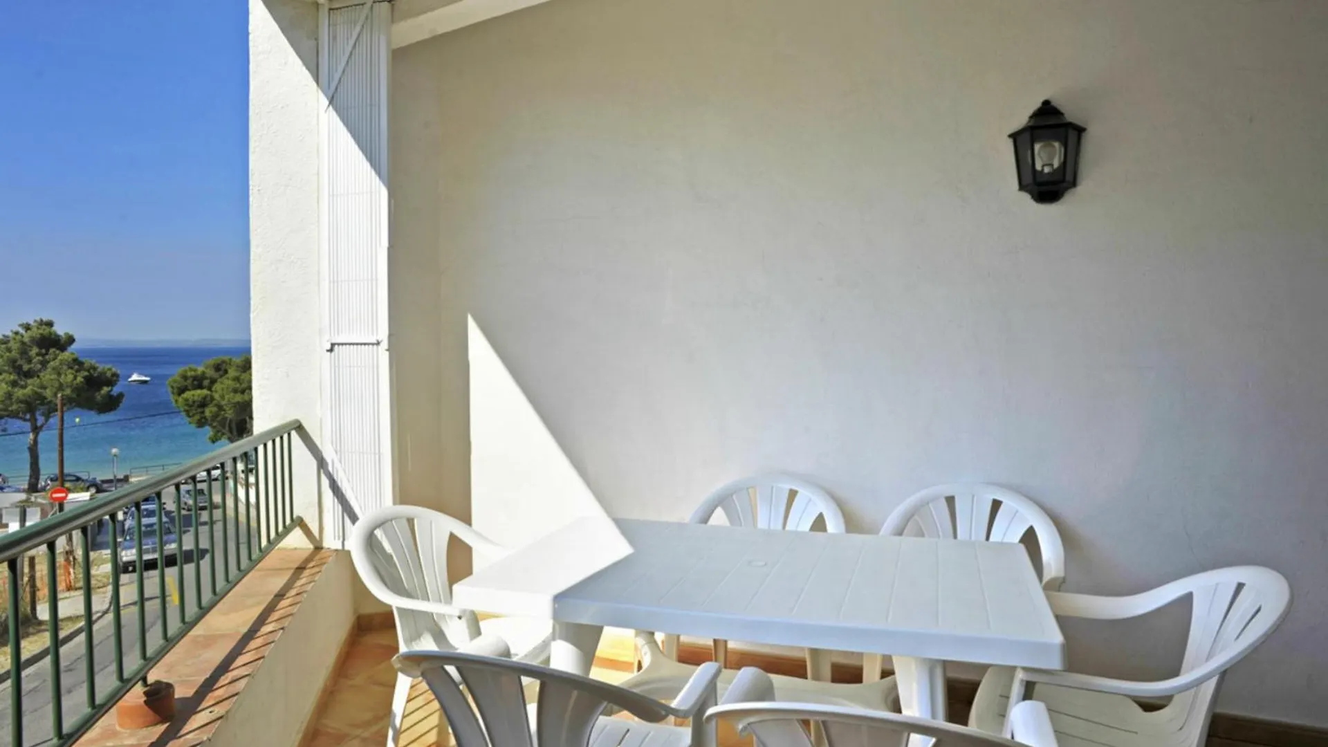Apartaments El Berganti En Canyelles Petites Roses Spain